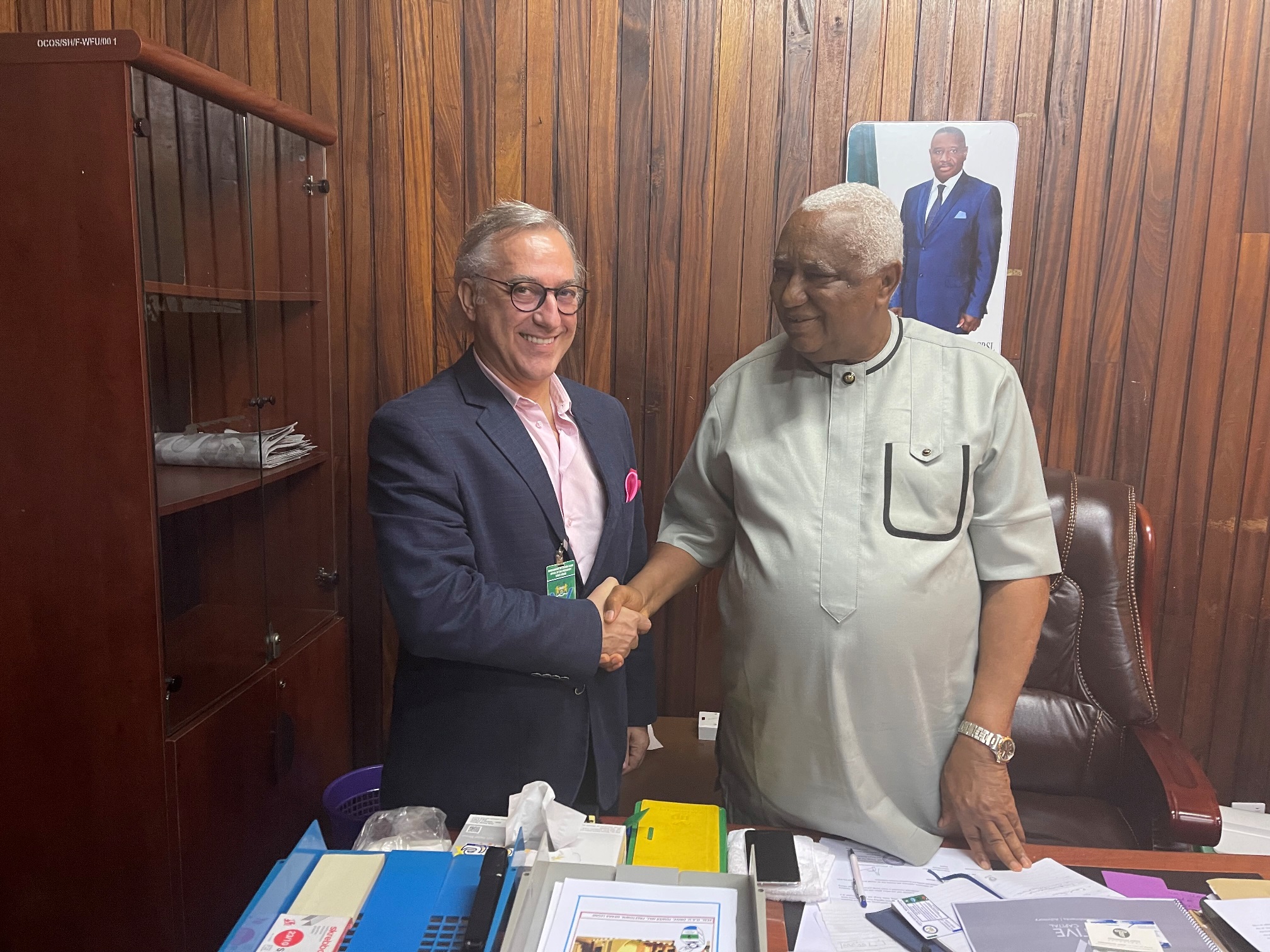 Sessão de trabalho na State House of Sierra Leone